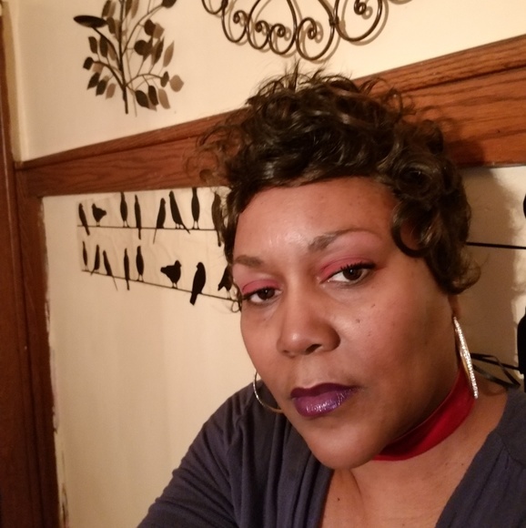 Meet your Posher, Sheila - Picture 2 of 6